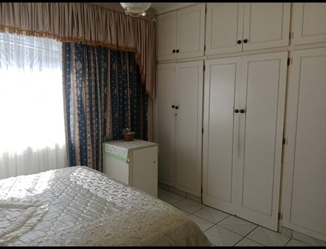 3 BEDROOM FREEHOLD FOR SALE IN BELFORT ESTATE